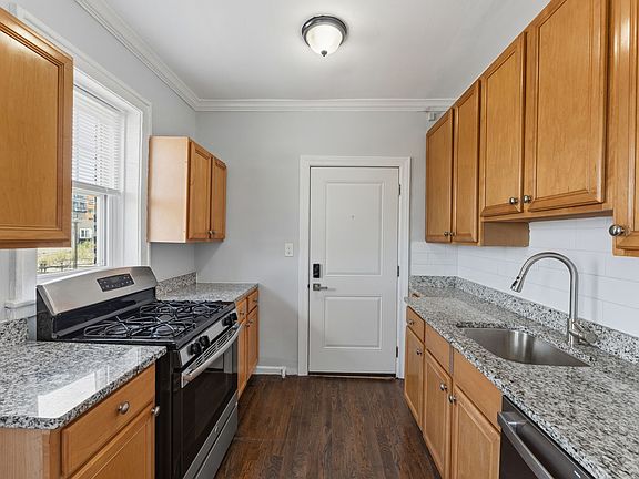 4th image of 6100 N Winthrop Ave #6114-3N