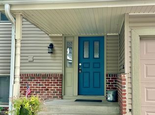 18462 Creeks Bend Dr #14, Minnetonka, MN 55345
