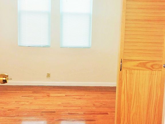 4th image of 3090 Steinway St