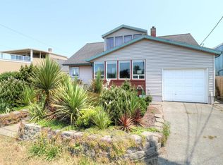 955 SW Mark St, Newport, OR 97365