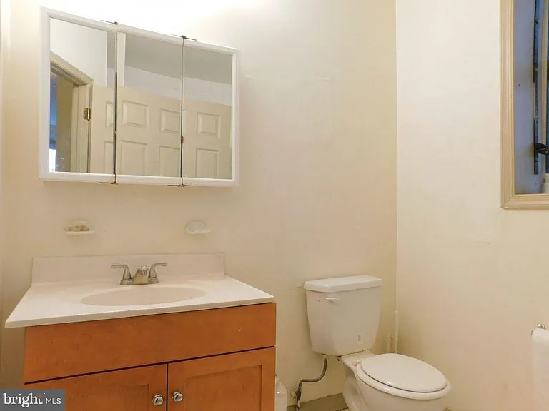 2142 N Carlisle St — Photo 5