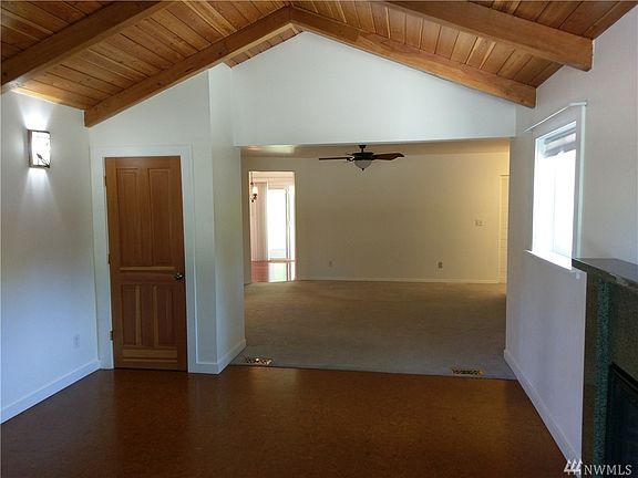 3rd image of 410 Merritt Ave NE