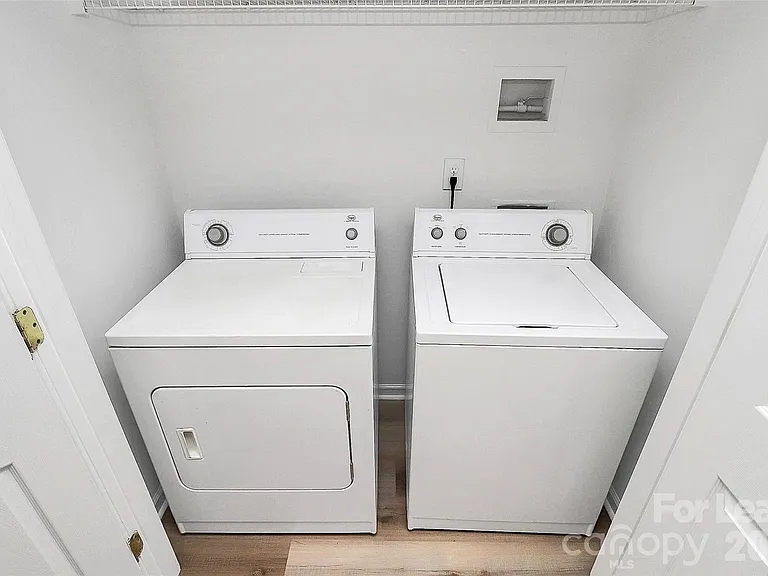 1215 McAllister Dr — Photo 17