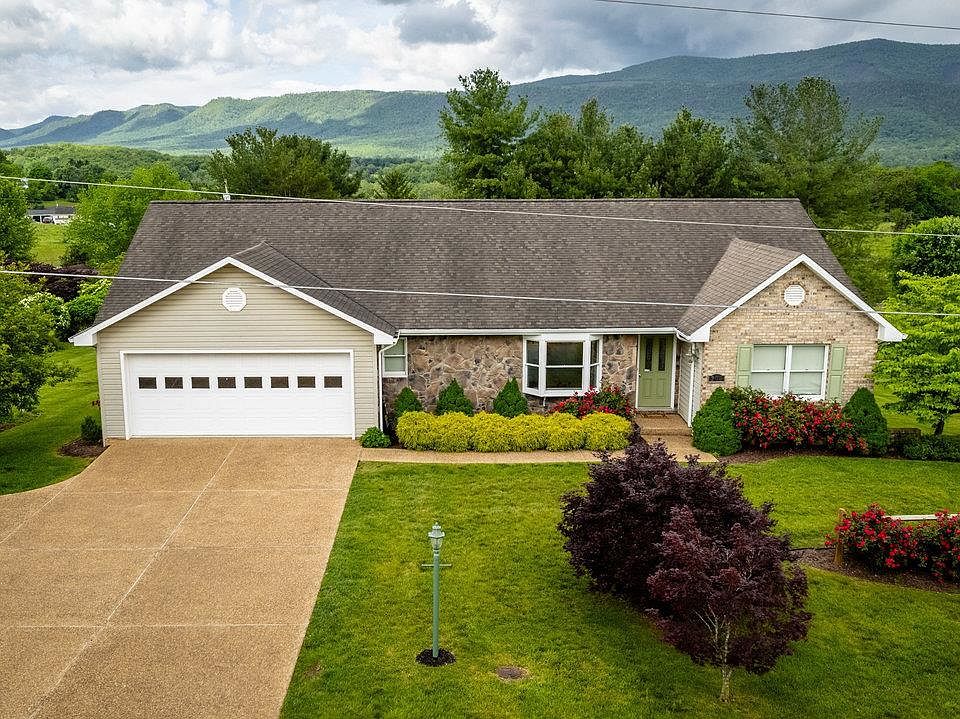 1st image of 200 Edge Wood Dr