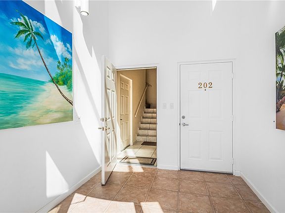 3rd image of 512 7th Sq APT 201
