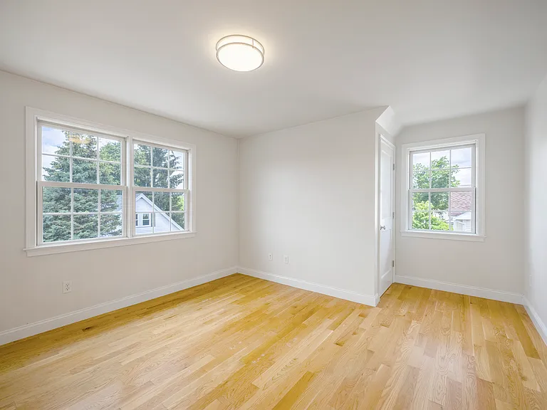 48 Spruce St — Photo 20
