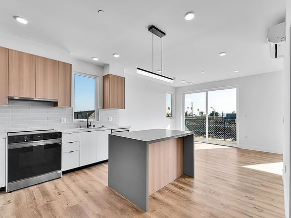 3rd image of 5659 Virginia Ave #302