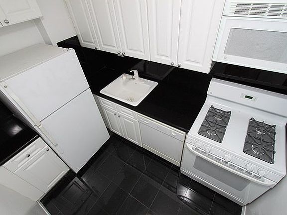 2nd image of 230 E 15th St APT 8B