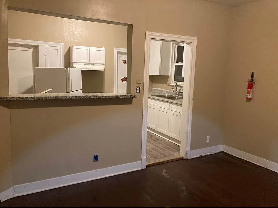 3 bed, 1380 sqft, $1,290 — Photo 2
