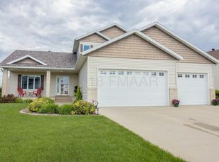 366 Edgewater Dr, West Fargo, ND 58078
