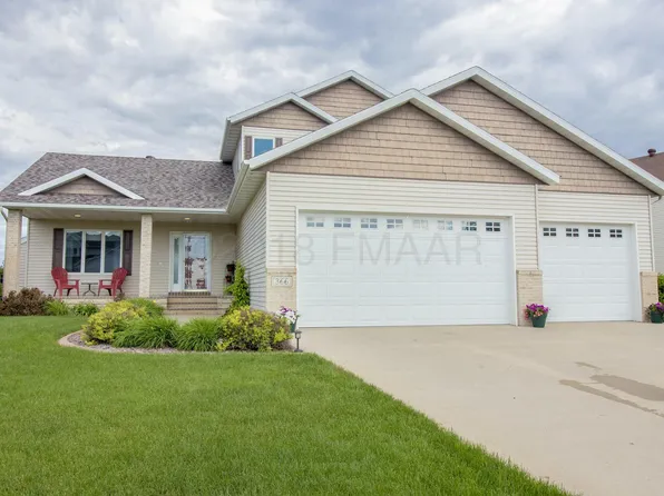 366 Edgewater Dr, West Fargo, ND 58078