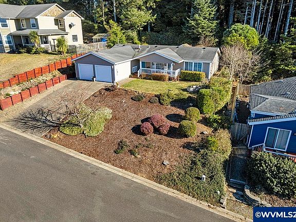 3rd image of 440 NE 70th Pl