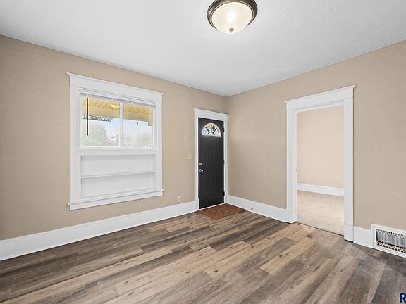 4th image of 310 N Cliff Ave