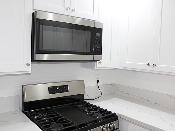5th image of 9005 Cynthia St APT 117