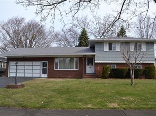 40 Valencia Dr, Rochester, NY 14606