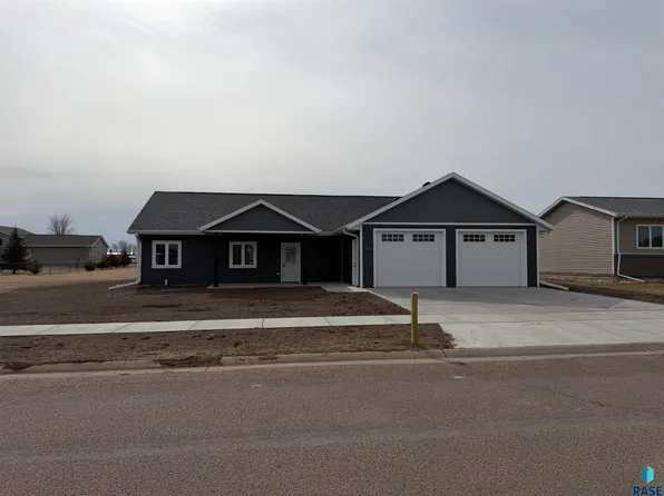 636 Apple Creek Rd, Parker, SD 57053