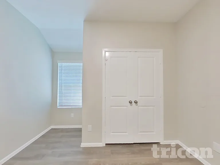 210 Pine Cavern Dr — Photo 9