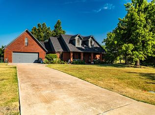 2 Charlotte Dr, Lawton, OK 73507