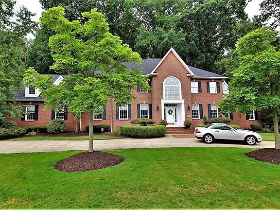 2nd image of 820 Bentley Place Blvd