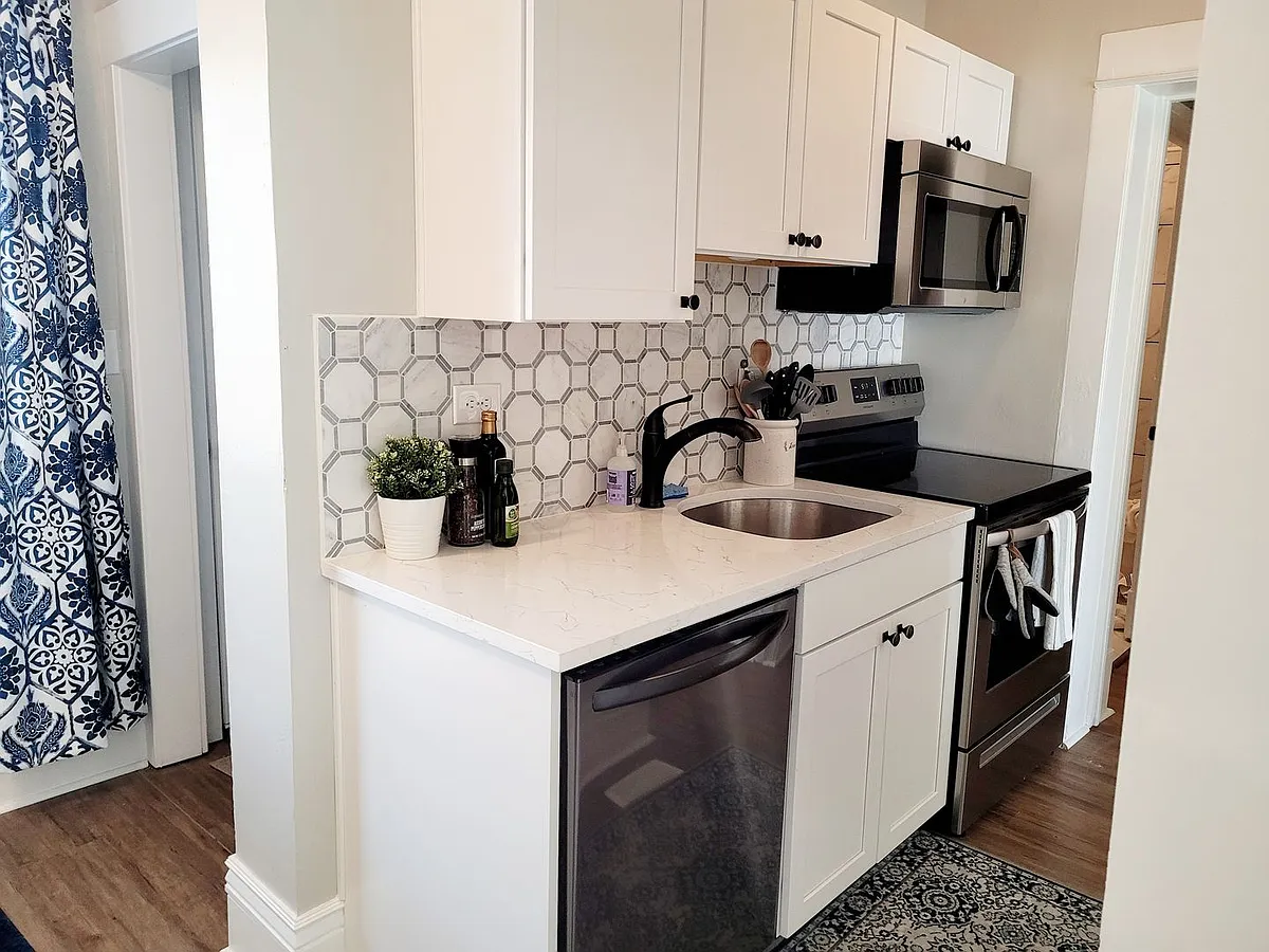 Building Photo - MR Properties 4, LLC