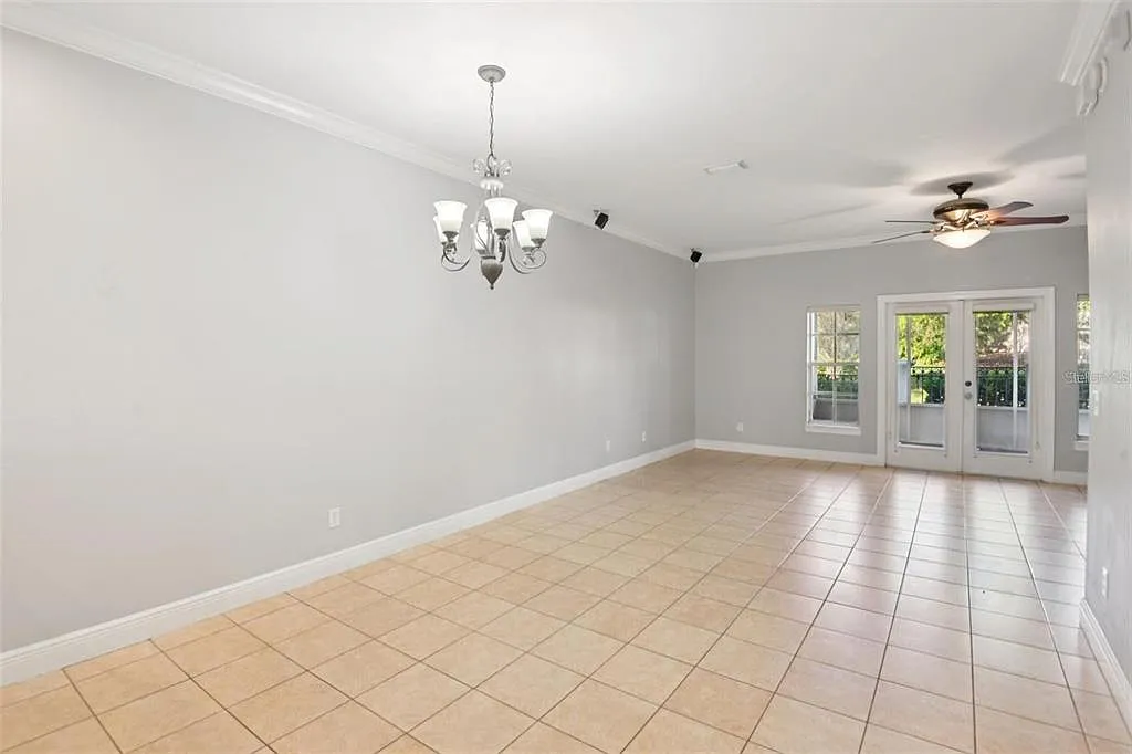 3 bed, 2.5 bath, 1990 sqft, $3,500 — Photo 4