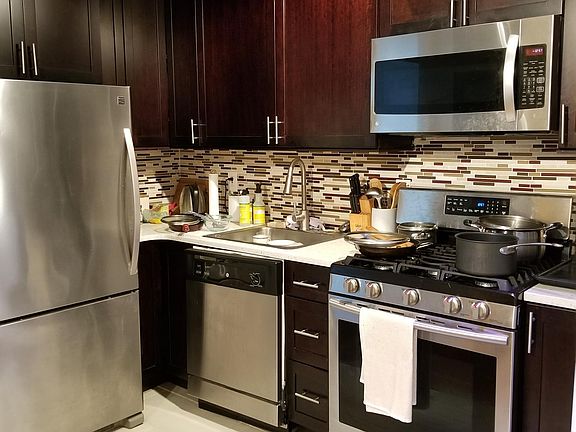 3rd image of 1642 Lombard St APT 2