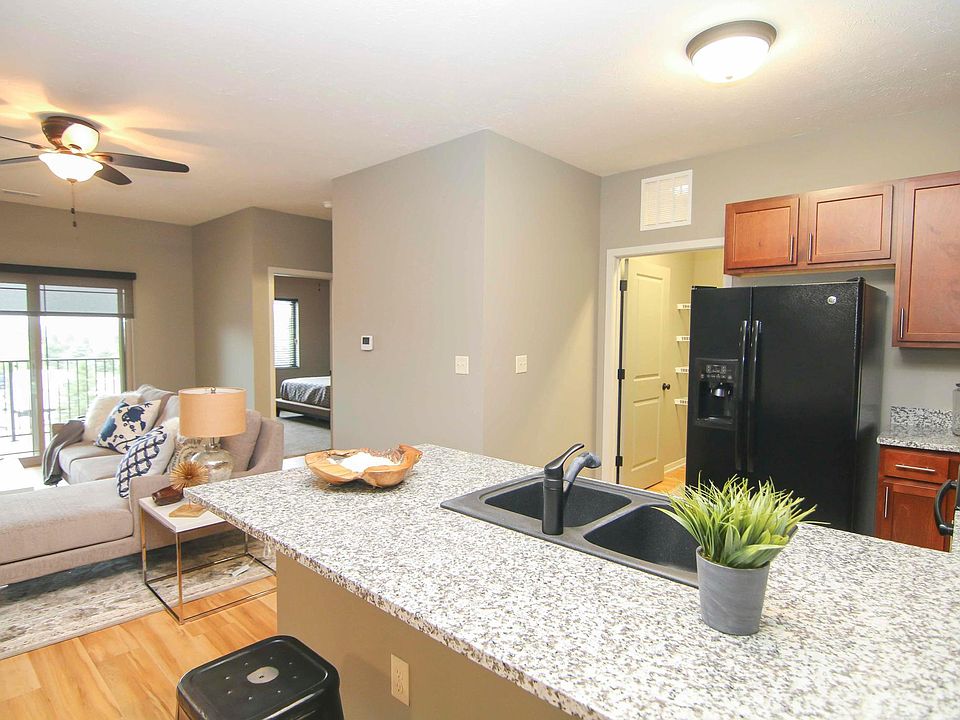 2nd image of 8817 Executive Woods Dr APT 75