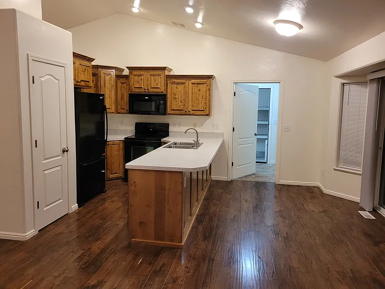 4060 Duane St — Photo 5