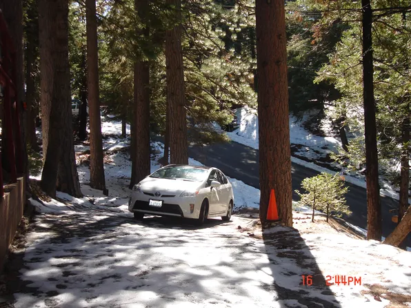 31474 Pleasant Dr, Running Springs, CA 92382