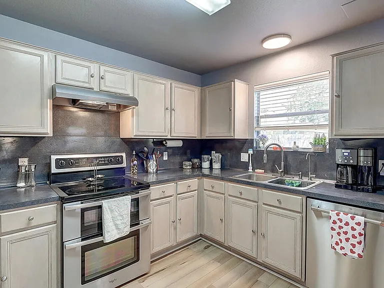7846 Falcon Dr — Photo 23