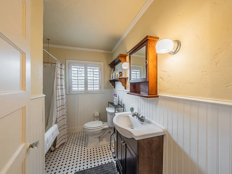 2157 W Lotus Ave — Photo 18
