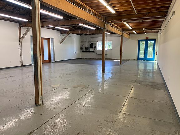 2nd image of 560 E Commercial St #3