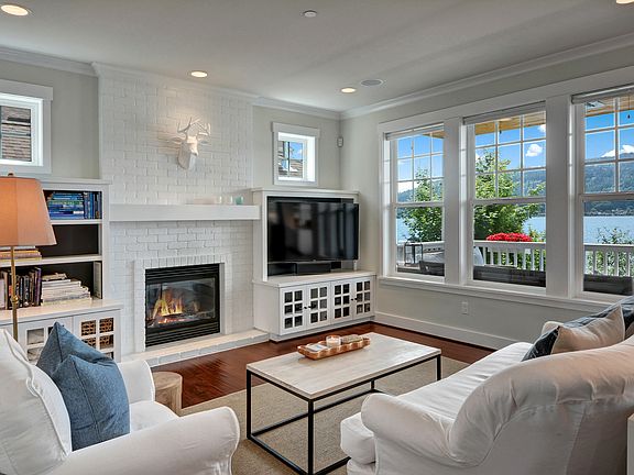 4th image of 4029 E Lake Sammamish Shore Ln SE