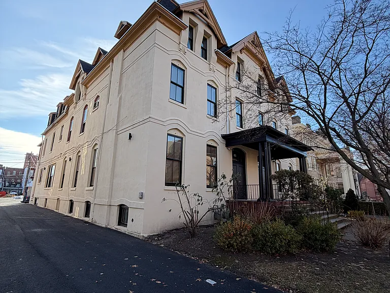 150 S Franklin St #4 — Photo 2