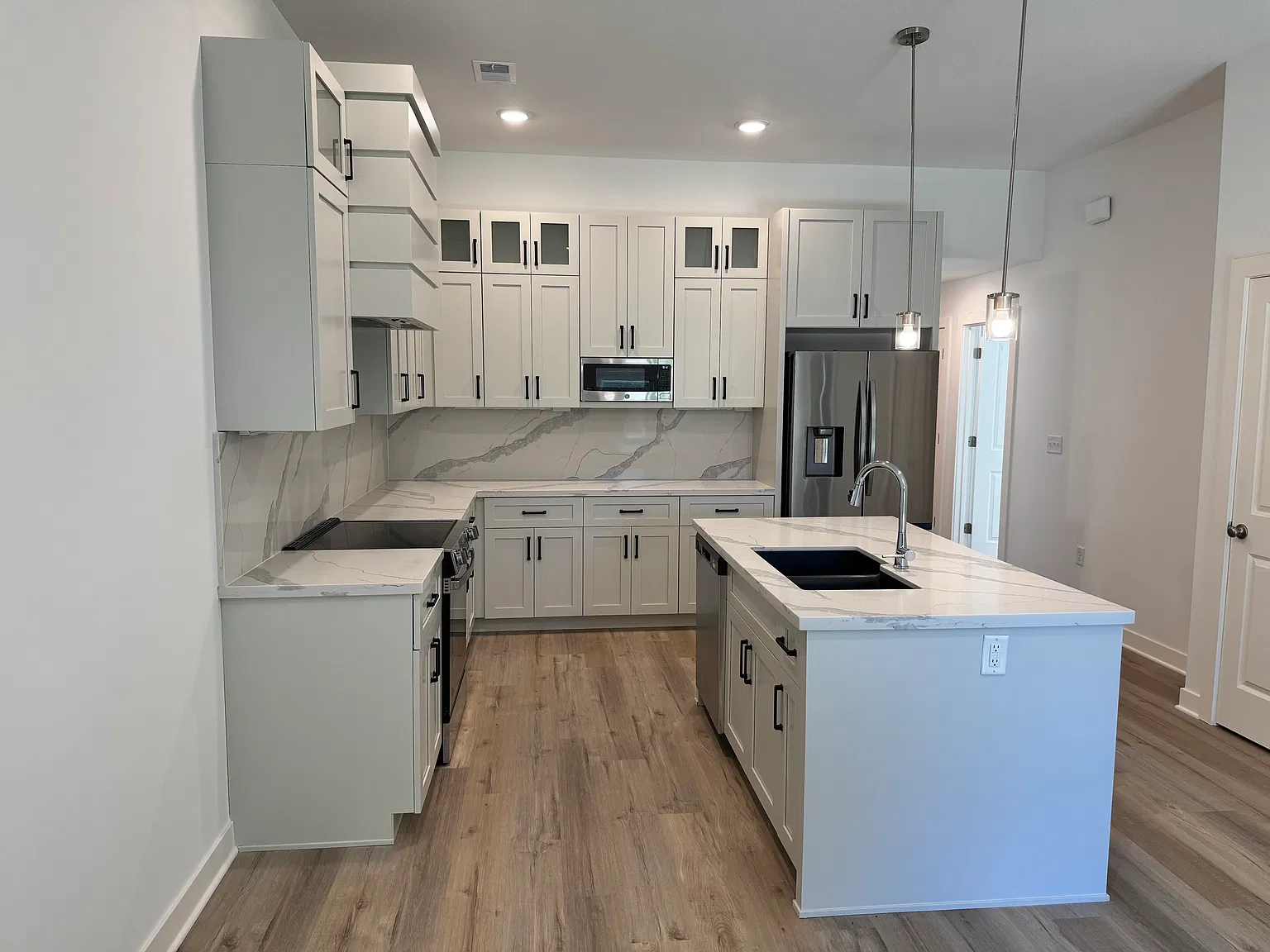 3 bed, $2,375 — Photo 3