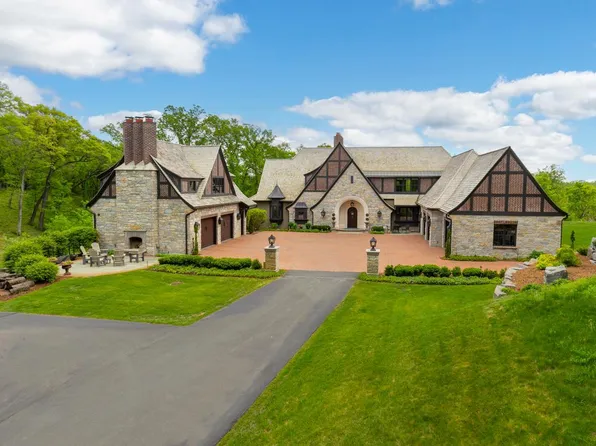 240 Salem Church Rd, Sunfish Lake, MN 55118