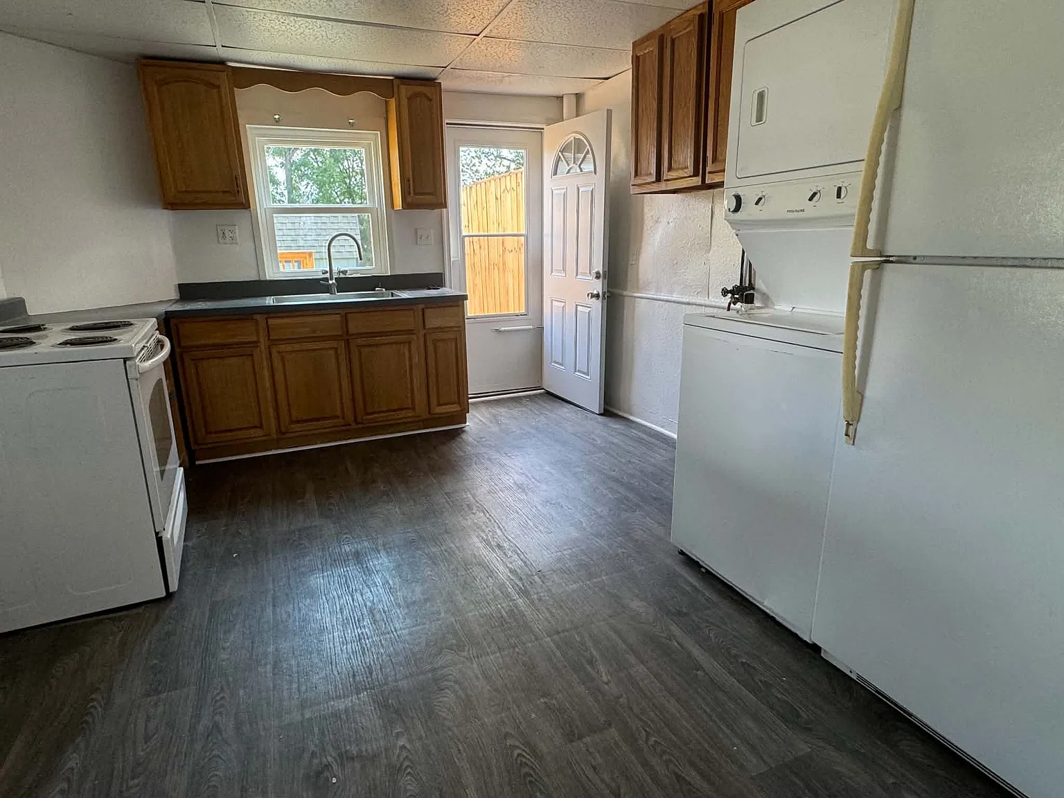 1 bed, 864 sqft, $1,140 — Photo 3