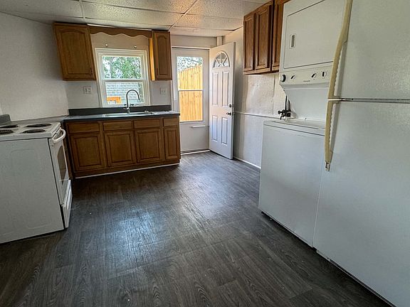 3rd image of 340 Lawrence St