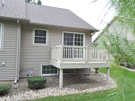 3rd image of 1441 Canterbury Ct