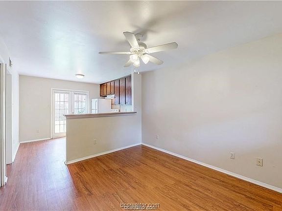 2nd image of 317 Manuel Dr Unit A
