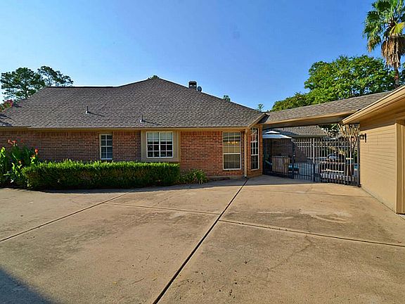 3rd image of 14915 Summerland Cir