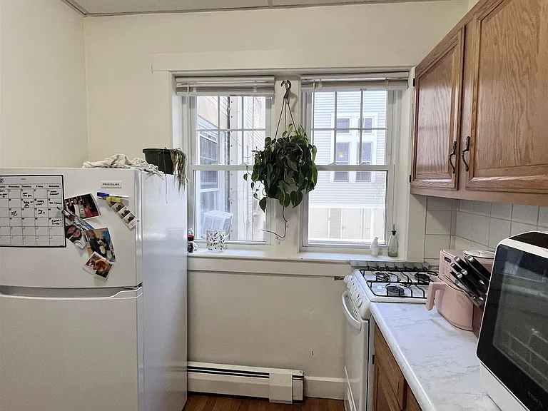 30 College Ave — Photo 13