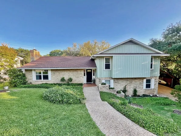 1016 Cardinal Dr, Woodway, TX 76712