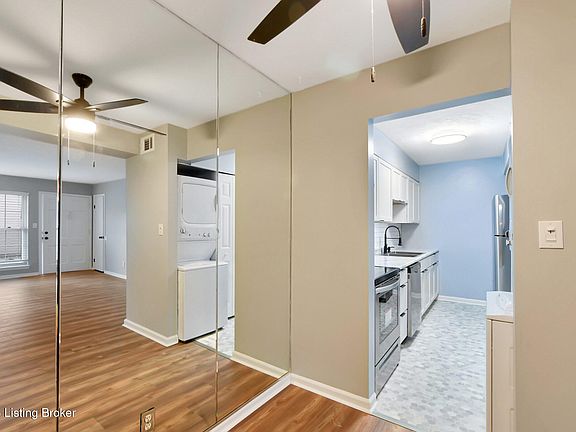 3rd image of 1962 Goldsmith Ln #C1