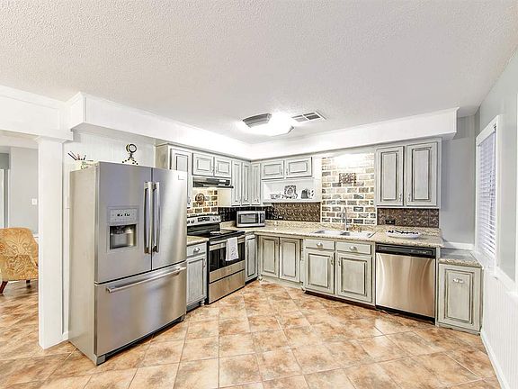 5th image of 904 Hyland Dr
