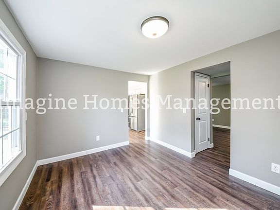 3rd image of 199 Beachwood Ave