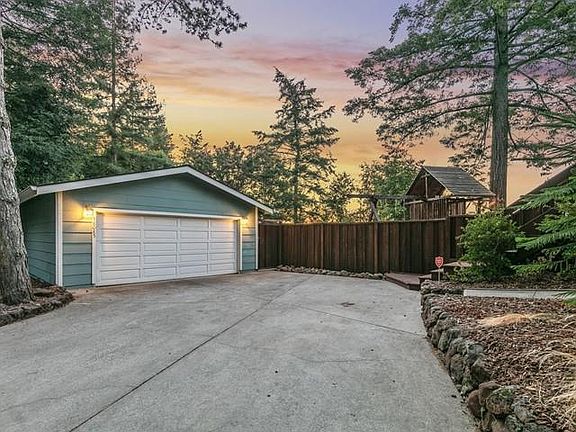 3rd image of 18085 Idalyn Dr
