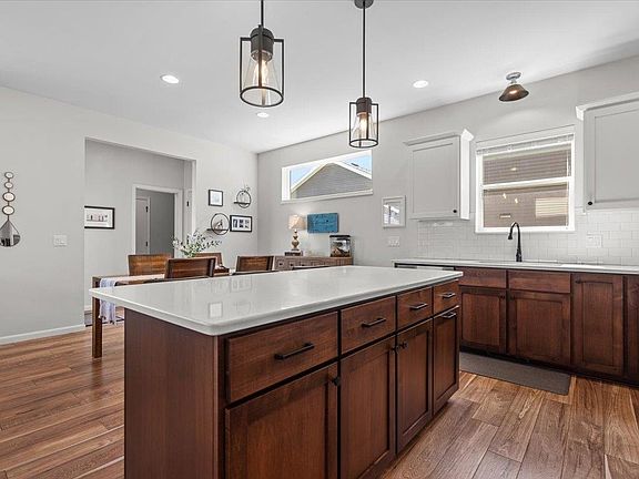 2nd image of 221 Sunshine Ln