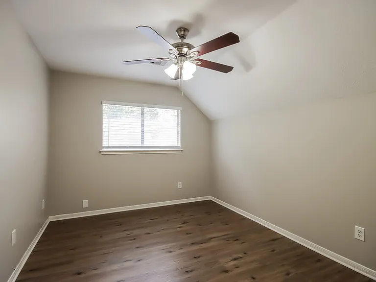 5015 Cupids Bower Ct — Photo 13