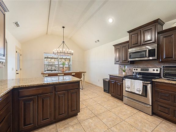 3rd image of 1905 W Brooks Pl